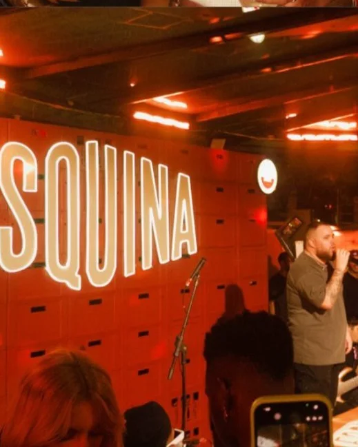 Palco do Esquina, o pagode de domingo da Caza Lagoa